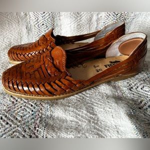 Huaraches. Size 8